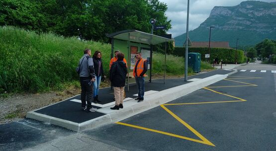 Nouvel arrêt de bus rue de la Pissarde
